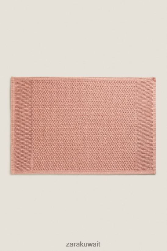 Zara سجادة مزخرفة بنسيج الوافل للجنسين وردي باهت مُكَمِّلات 6L6LL81706