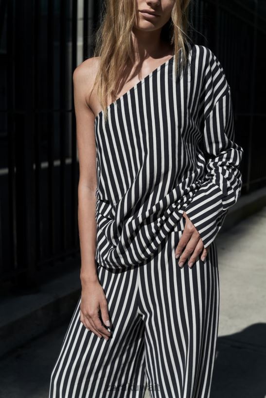 Zara قميص مخطط غير متكافئ نحيف أبيض / كحلي ملابس 6L6LL8389