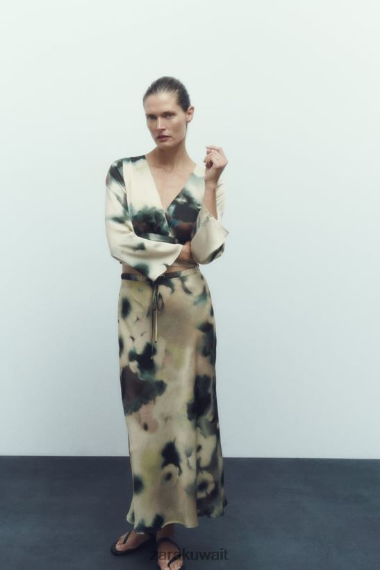 Zara تنورة ميدي بتأثير ساتان وطبعة مصبوغة نحيف متعدد الألوان ملابس 6L6LL8701