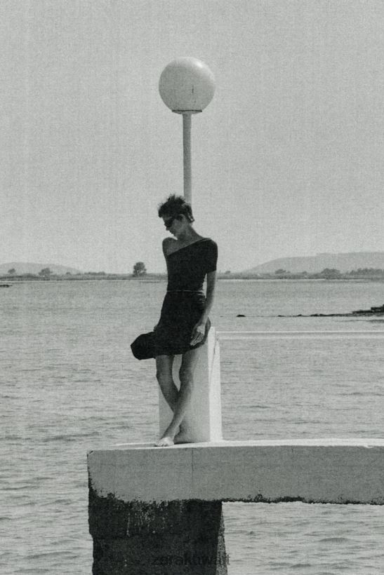 Zara تنورة ميدي مع الكشكشة نحيف بطة زرقاء ملابس 6L6LL8705